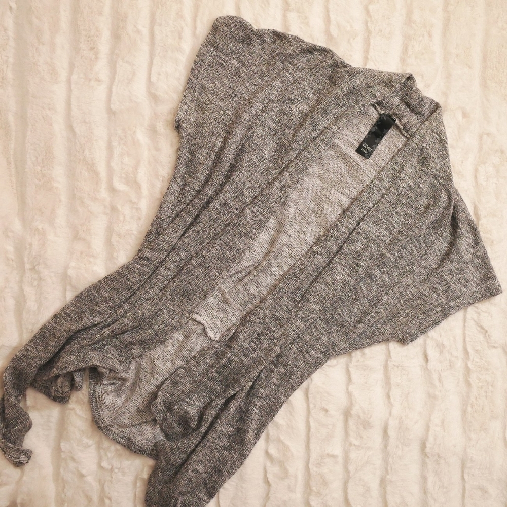 ⭐ 3/$15 ⭐ Gray knit cardigan